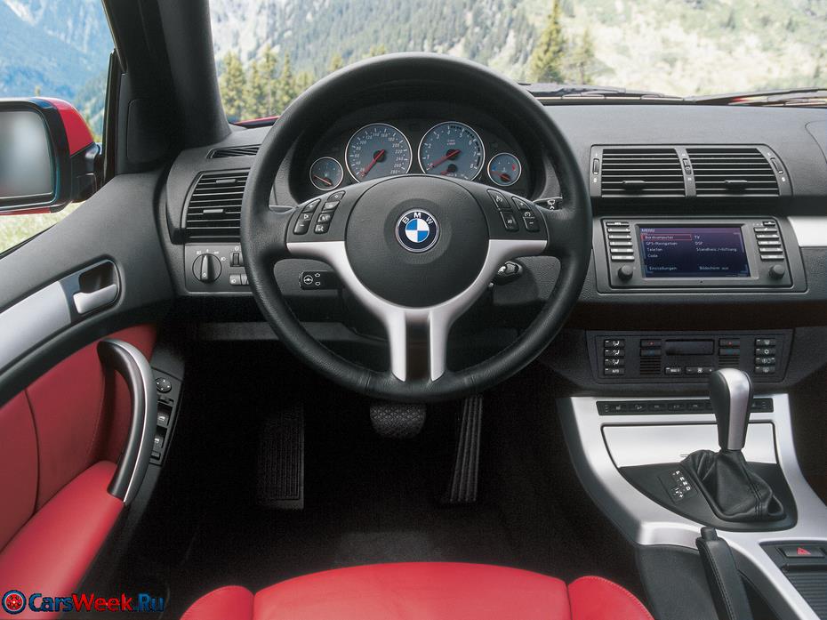 BMW X5 требует постоянного обслуживания, которое обходится владельцу не дешево, и если перед вами «кредитная» Х5 чуть ли не на «Белшине», с многочисленными мелкими неисправностями, то, как в том фильме, «не нужна тебе, Серега, такая машина».
