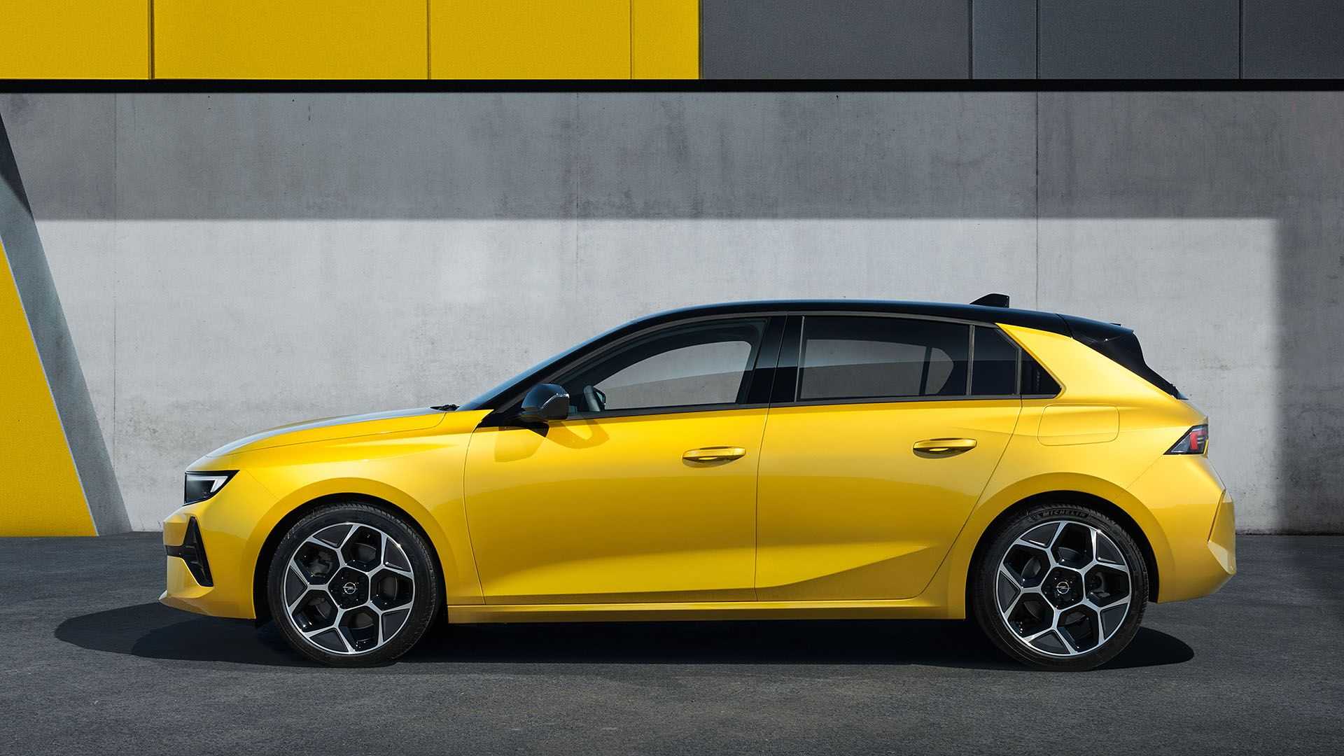 Новое поколение немецкого хэтчбека Opel Astra появится на рынке России 