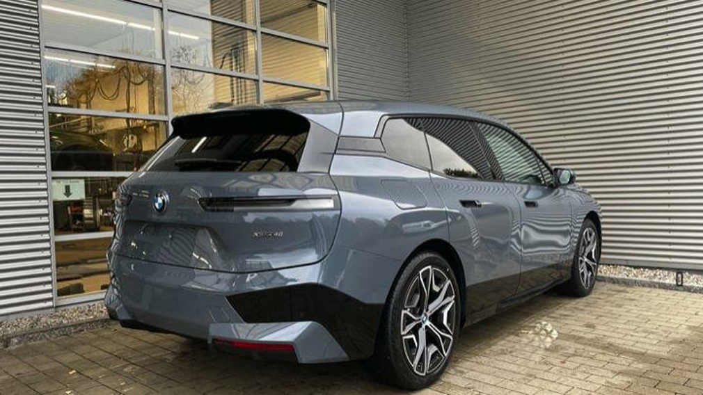 В РФ выставили на продажу электрический кроссовер BMW iX за 9,6 млн рублей
