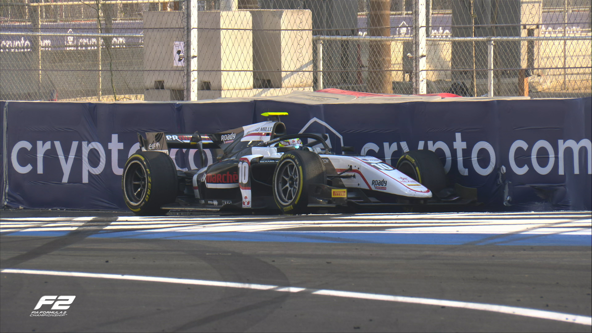 Маркус Армстронг выиграл первую гонку Формулы-2 в Саудовской Аравии, россиянин Роберт Шварцман пятый после штрафа