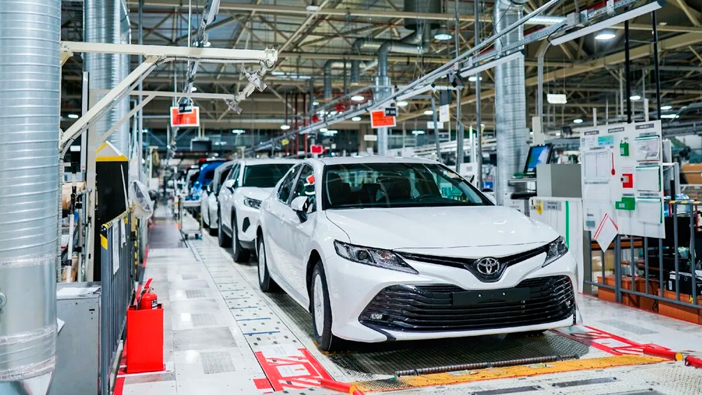 Мировые продажи автомобилей Toyota сократились на 20% в октябре 2021 года