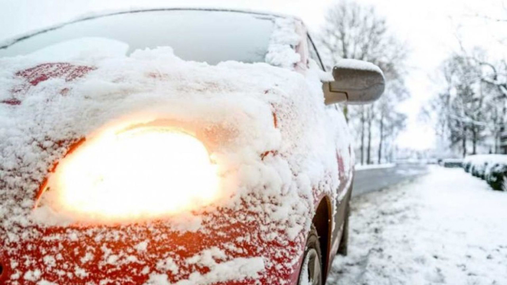 Автоэксперт Канаев разъяснил российским водителям, как снизить расход бензина зимой
