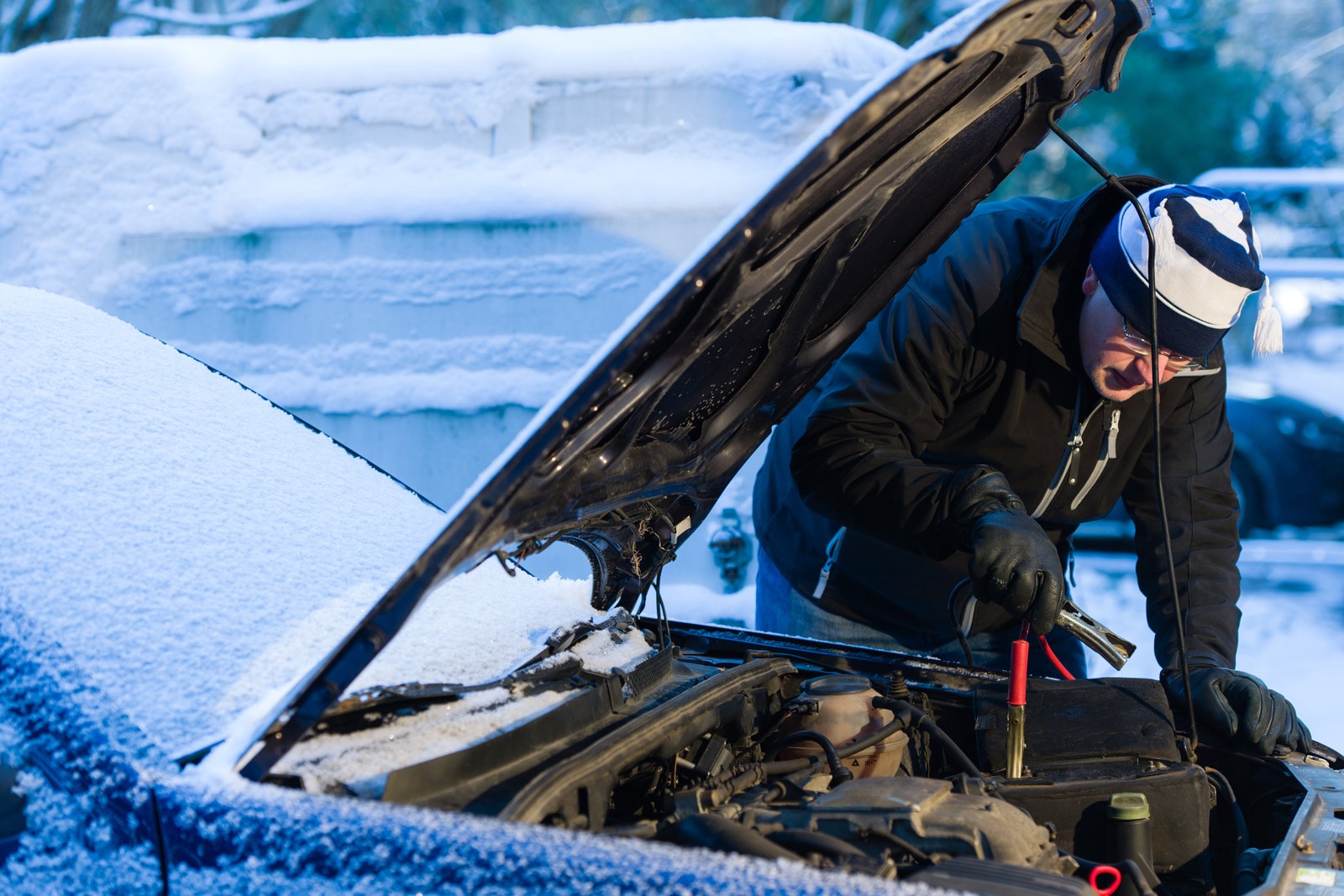 Автоэксперт Сидоров перечислил три причины проблем с мотором автомобиля в морозы
