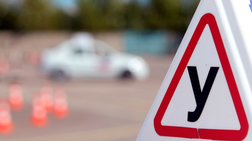 В России число водителей, сдающих на права с первого раза, снизилось на 20% из-за новых правил 