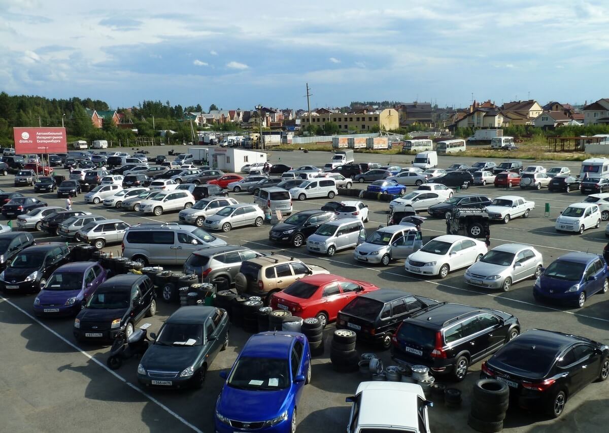 Цены на "б/у" авто рухнули: Где искать самые выгодные предложения и что подешевело больше всего