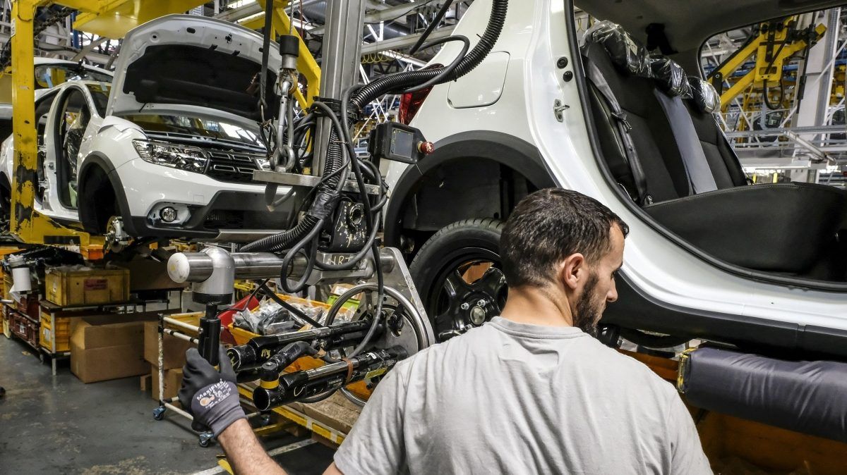 Renault возобновляет работу своих предприятий во Франции