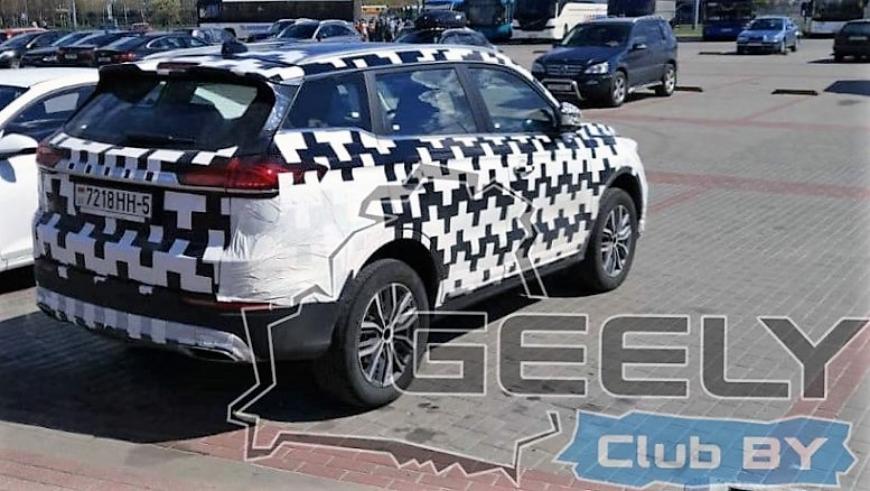 Закамуфлированный кроссовер Geely Atlas Pro заметили у границы Беларуси