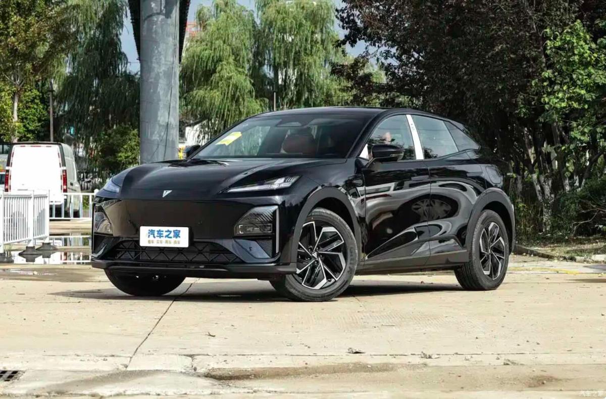 Новинка от суббренда Changan: модный паркетник с технологиями Huawei