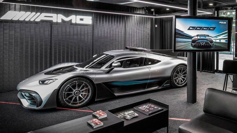 Поставки гиперкара Mercedes-AMG One стартуют в 2021 году