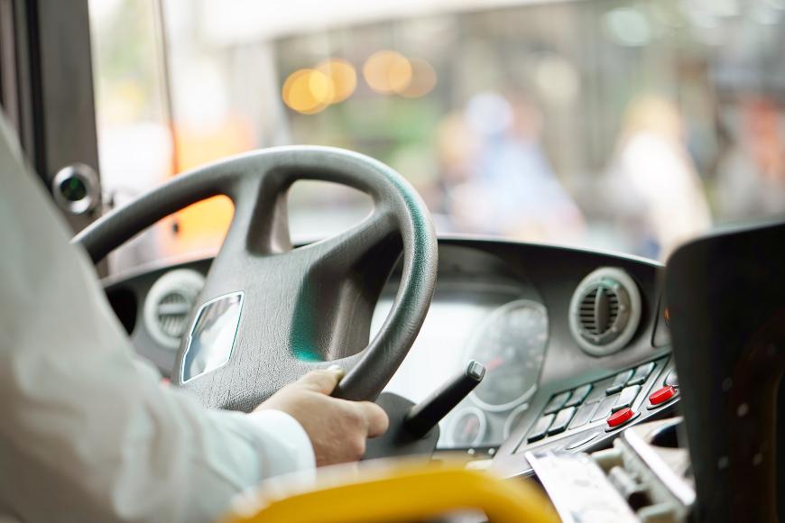 В России тестируют систему, которая не даст заснуть за рулем водителям автобусов