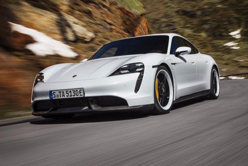 Названы российские цены на новый электрический спорткар Porsche Taycan
