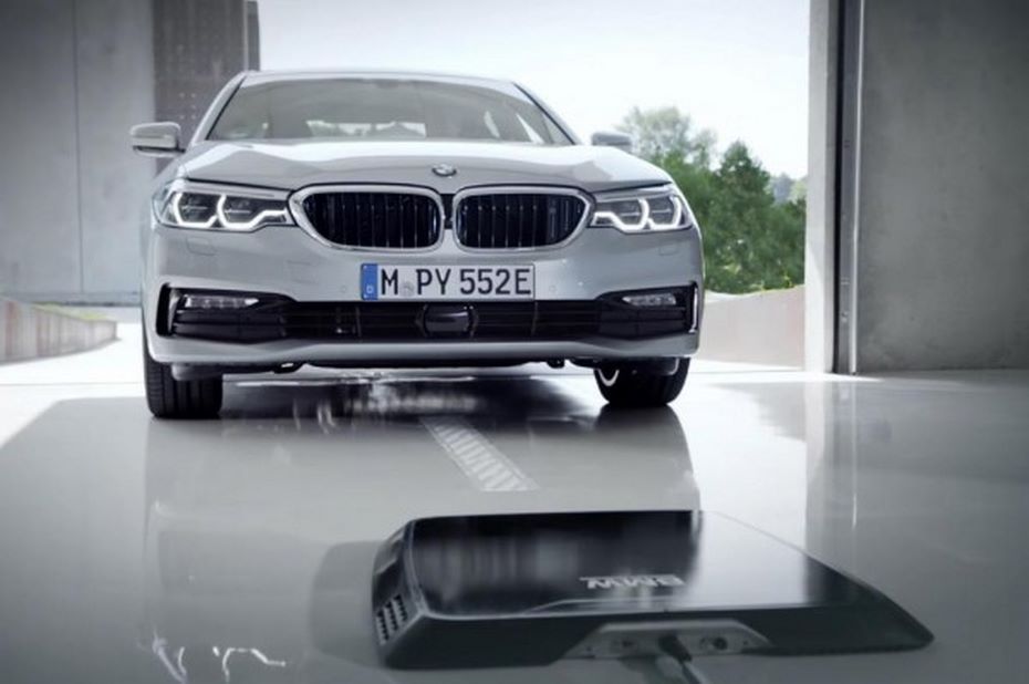Новые электромобили от BMW получат беспроводную зарядку в 2018 году