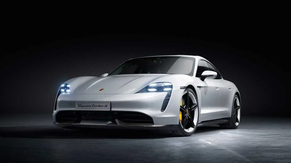 Porsche планирует значительное увеличение производства электромобиля Taycan