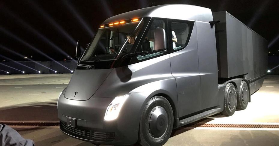Грузовики Tesla Semi переделают в мусороуборочные автомобили