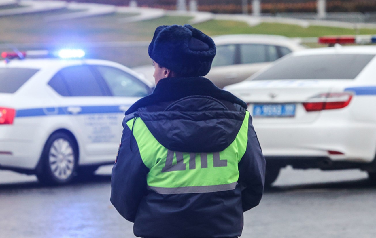 В Госавтоинспекции РФ напомнили о штрафах за парковку во дворе дома