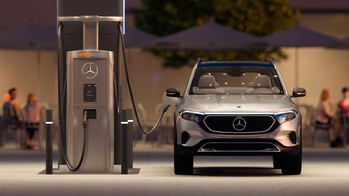 Компания Mercedes инвестирует в новую сеть зарядки для электромобилей 