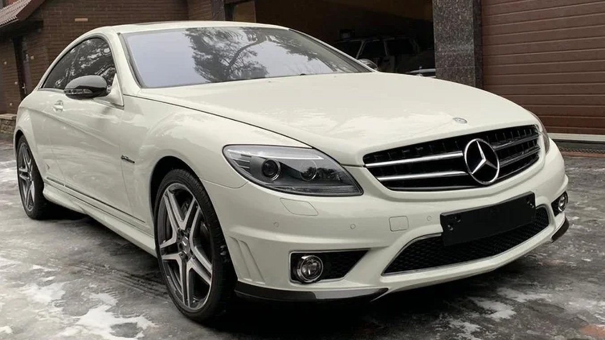 На продажу выставили Mercedes-Benz CL без пробега за 4 миллиона рублей
