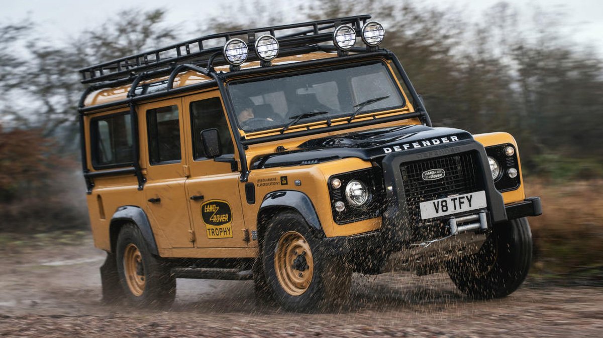Land Rover возобновит производство старых Defender