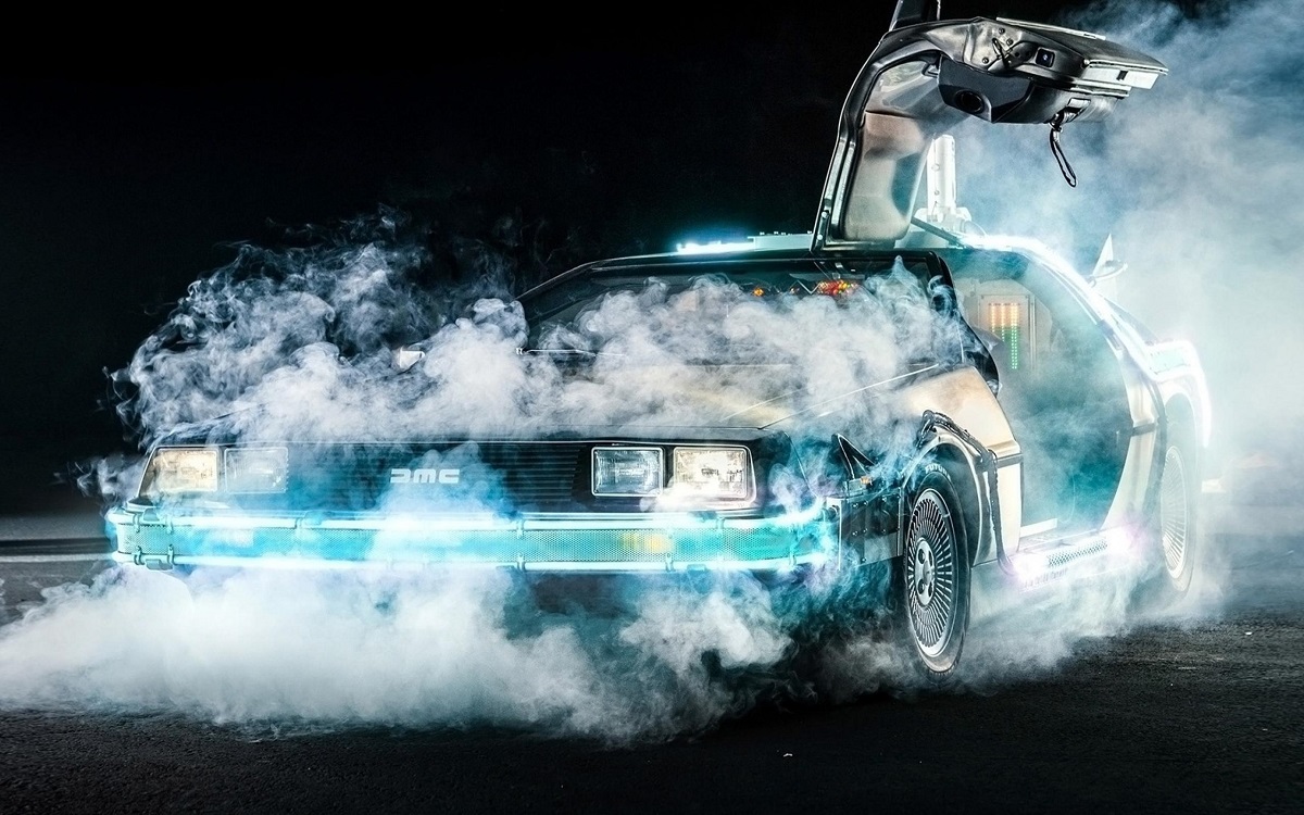 Спорткар из кинолегенды "Назад в будущее": DMC-12 доступен в РФ за 9.4 млн рублей - стоит ли игра свеч