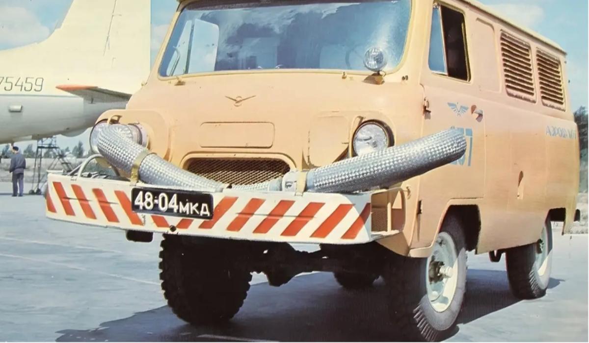 И такая есть: УАЗ вспомнил о «Буханке» с двигателем от самолёта