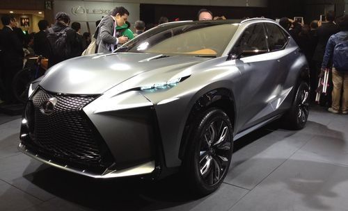 Lexus представил в Токио модель LF-NX