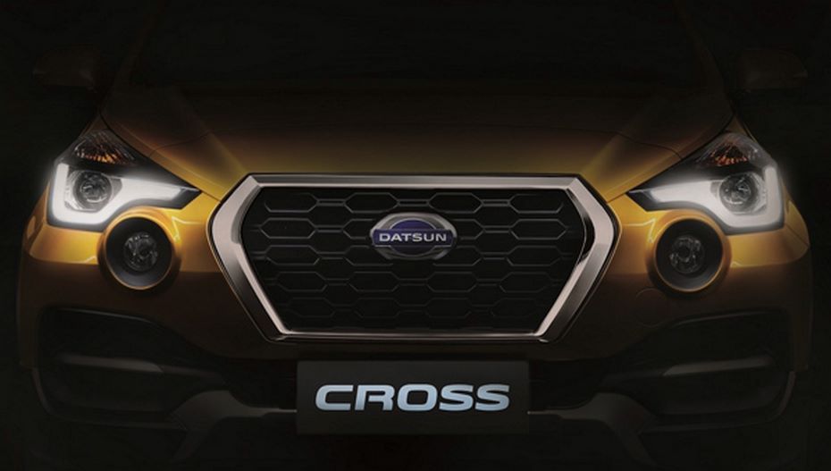 В сети появились первые живые фотографии нового кроссовера Datsun Cross
