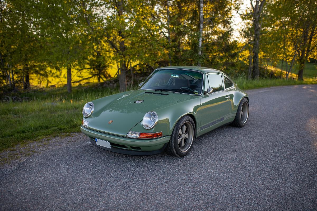 На аукционе продается Porsche 911 от ателье Singer Vehicle Design 