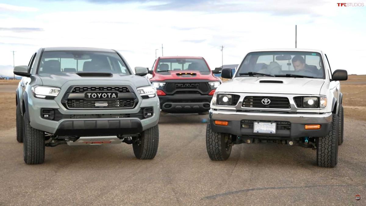 Драг-рейсинг: старая Toyota Tacoma против современного Ram TRX
