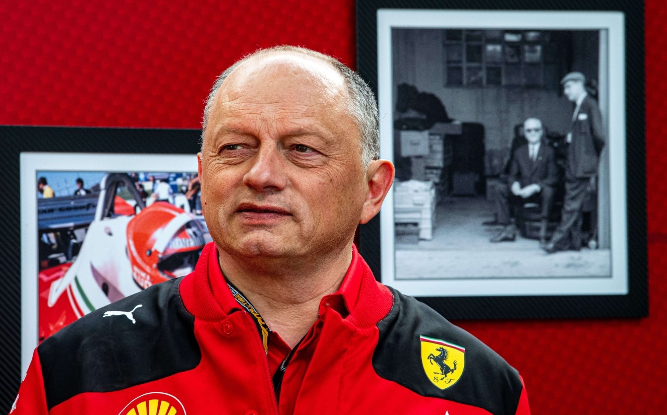 Ferrari решает вернуться к прежней версии болида - что это значит для будущего команды?