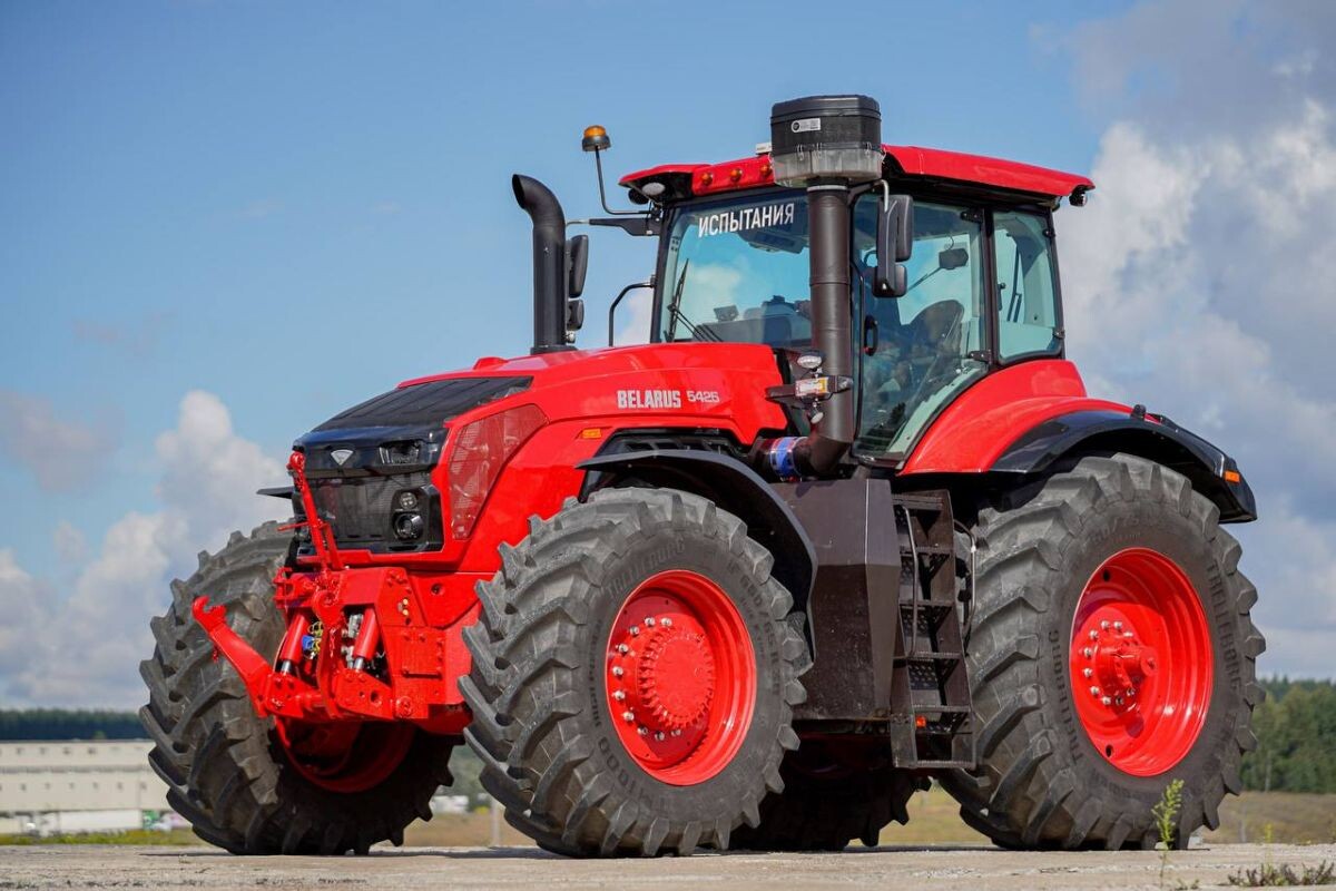 Сенсация: 542 л.с. и "китайское сердце" – правда о BELARUS 5425, который поднял 12 тонн