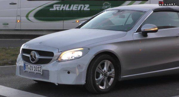 Mercedes-Benz вывел на дорожные тесты обновлённый кабриолет C-Class