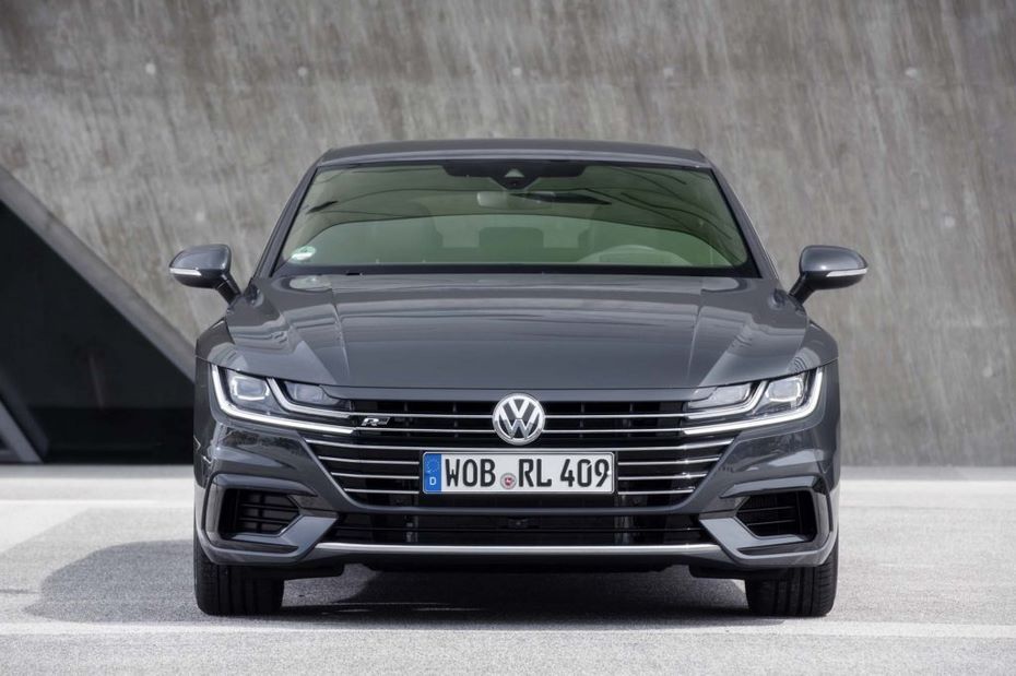 Новая версия Volkswagen Passat получит несколько технических новинок