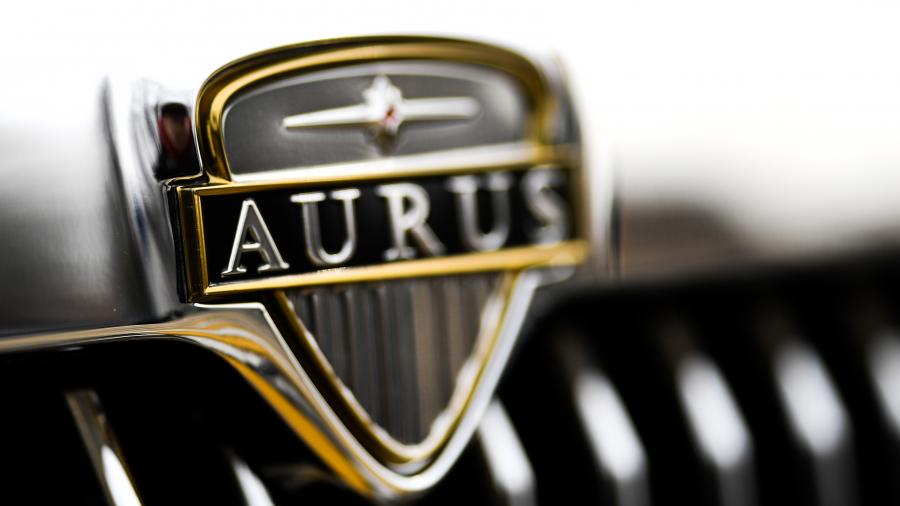 В интернете появились снимки первых концептов Aurus