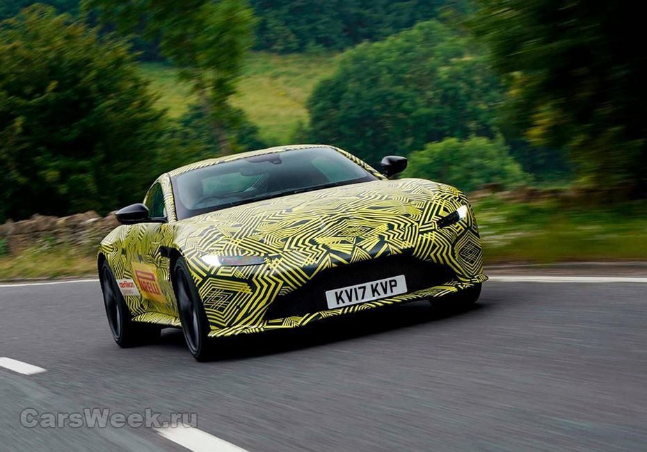 Aston Martin продолжает дразнить поклонников и показывает новый спорткар в камуфляжной пленке