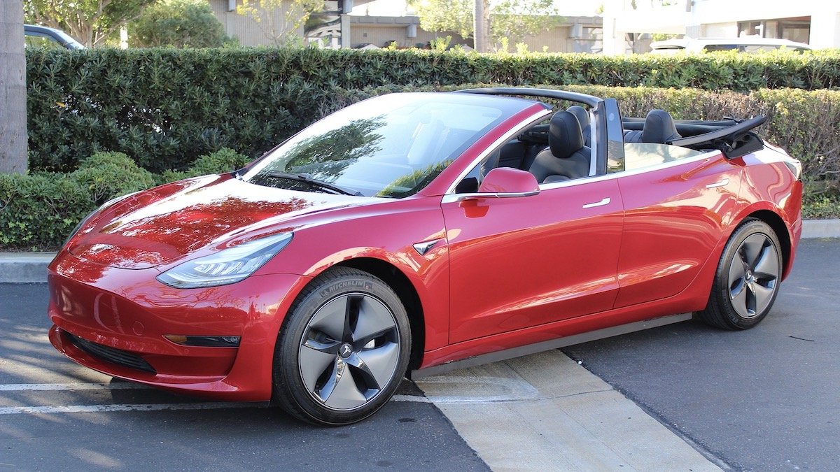 За превращение самой дешевой Tesla в кабриолет придется заплатить цену самой «Теслы»