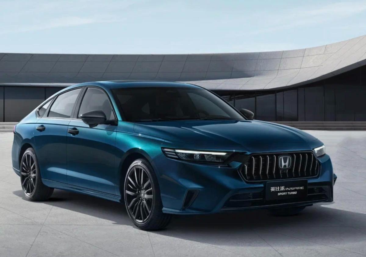 В России появился в продаже новый седан Honda Inspire из Китая