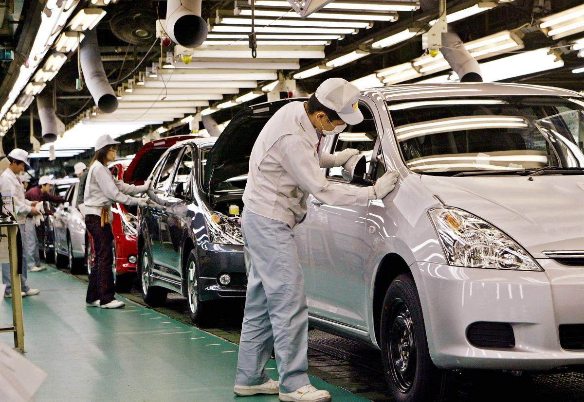 Объемы производства Toyota в октябре выросли на 23% по сравнению с 2021 годом