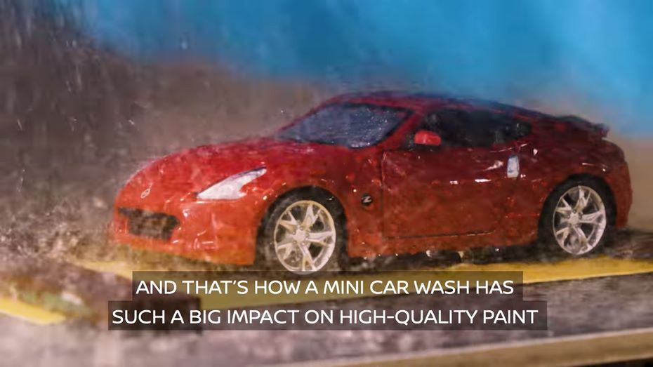 Nissan опубликовал видео проверки качества краски при помощи имитации автомойки