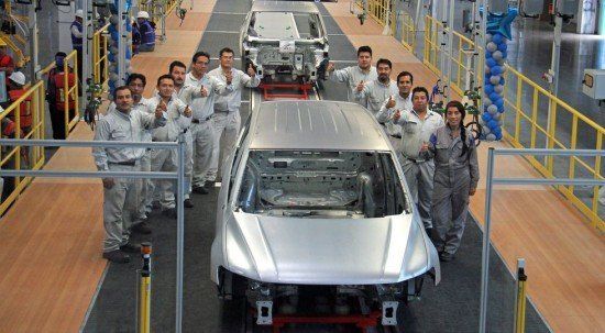 На заводе Volkswagen выпустили тестовый экземпляр удлинённого версии кроссовера Tiguan