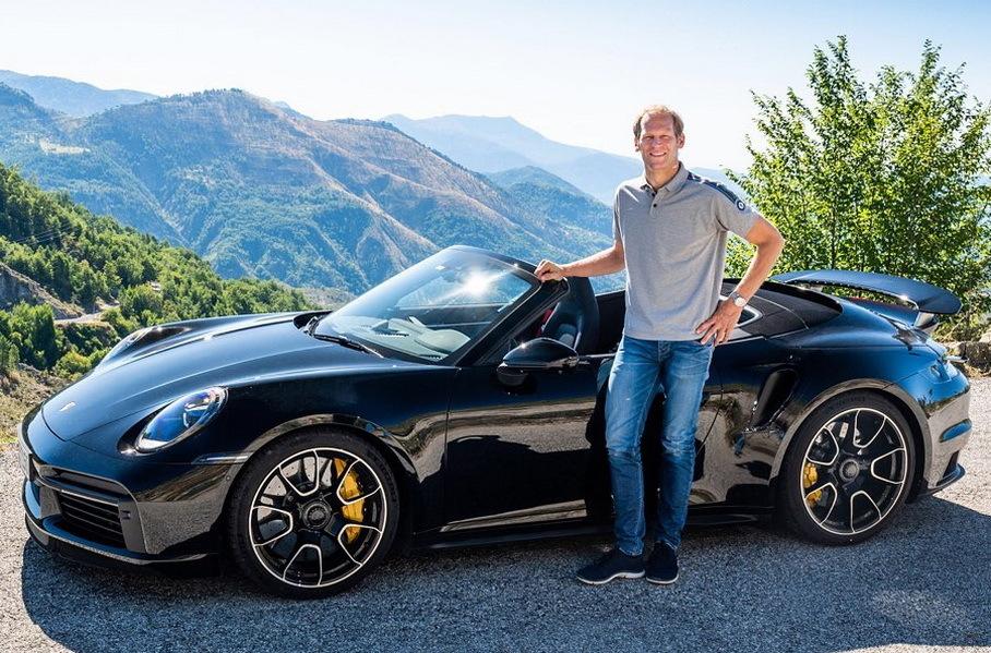 Porsche официально рассекретила новый 911 Turbo на фотографиях