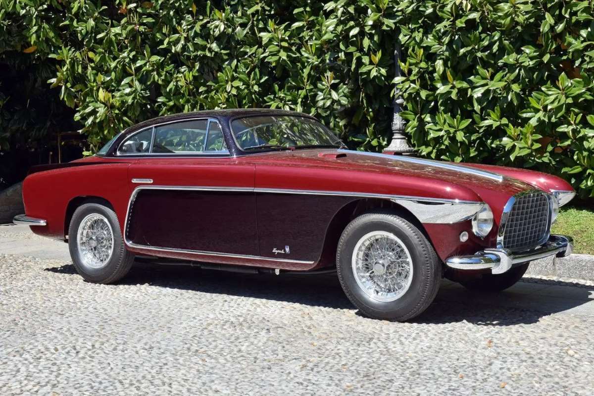 Одну из двух Ferrari 1953 года собираются продать дороже 5 млн долларов 