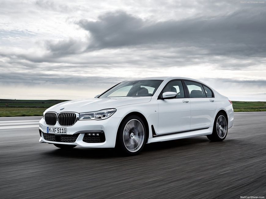 BMW приостанавливает выпуск 7-Series с бензиновыми моторами