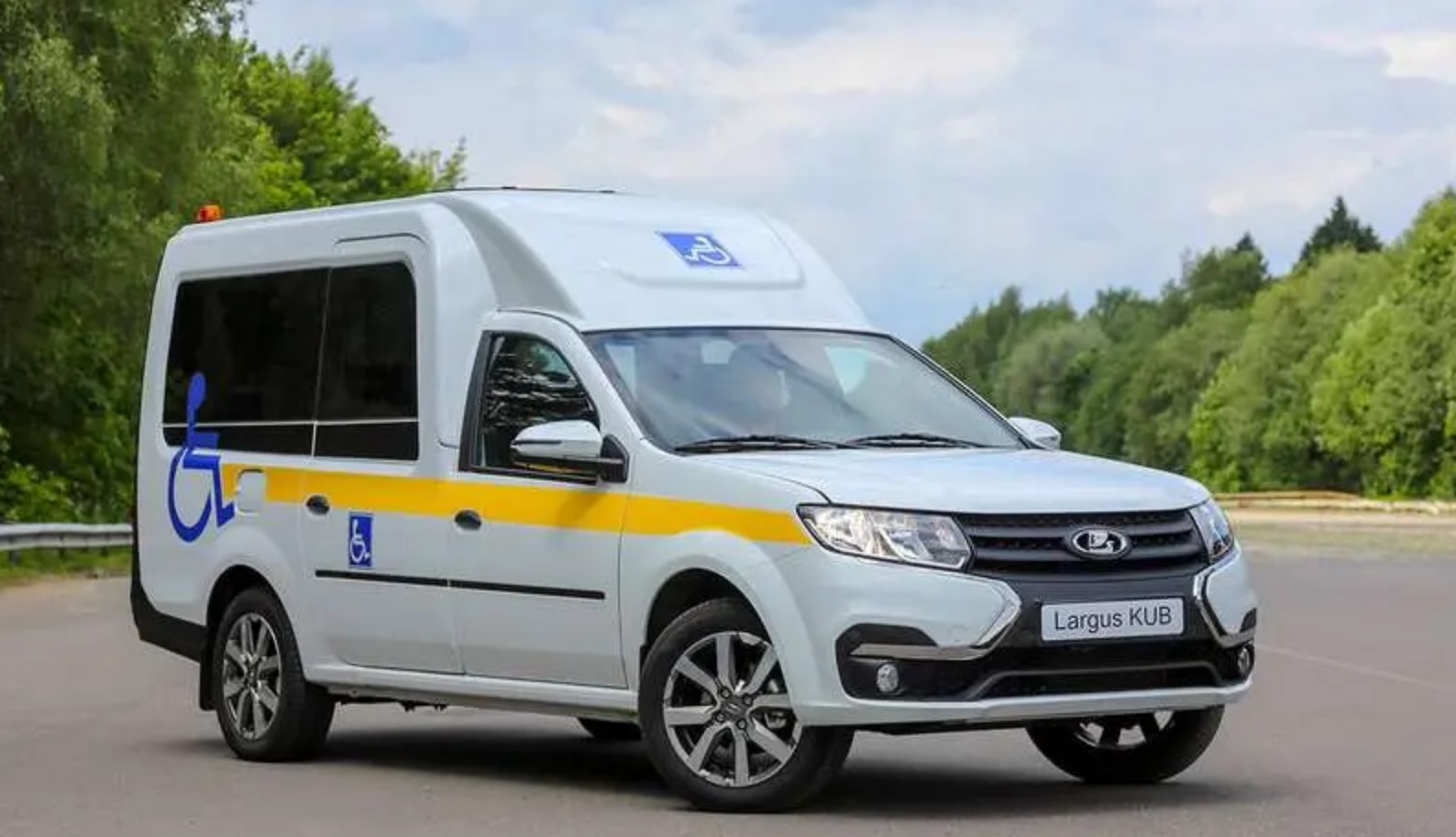 «За рулем» испытал новейший фургон Lada Largus Cube