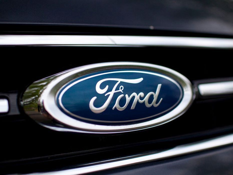 Ford научит свои автомобили пропускать спецтранспорт с мигалками