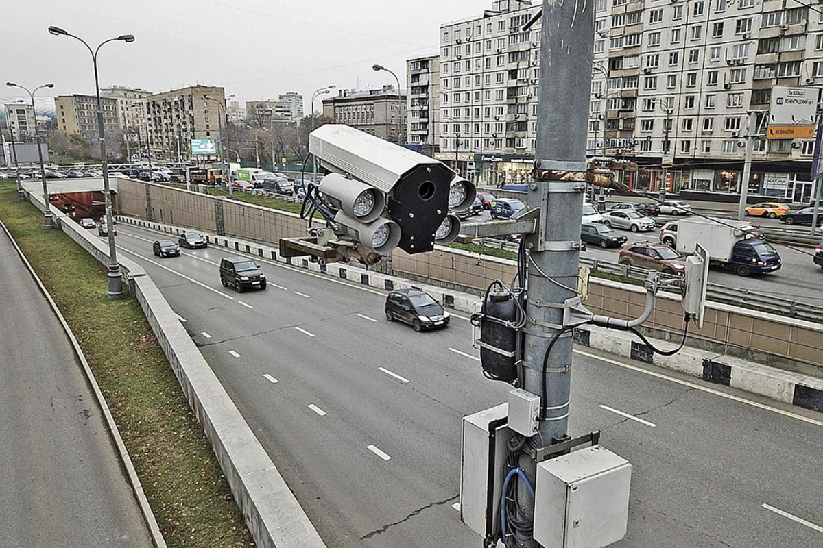 Автоэксперты предложили изменить систему дорожных камер в России 