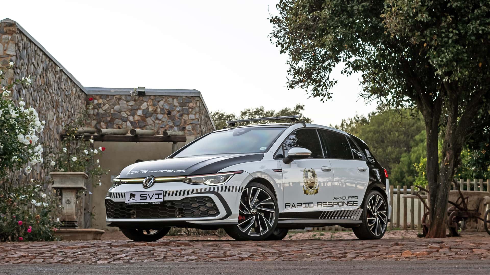 Бронированный VW Golf GTI выдержит атаку АК-47