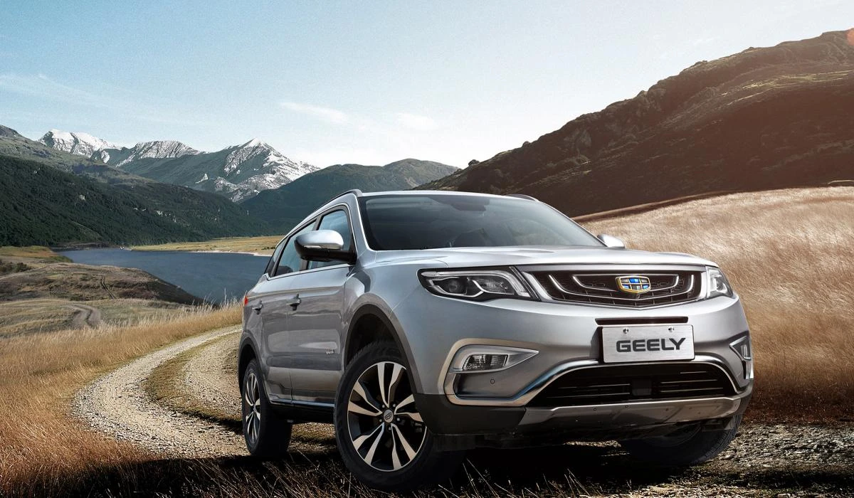 Geely Atlas: раскрыты новые цены - где экономия 250 тысяч рублей