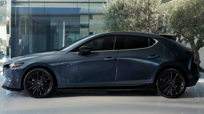 Представлена ​​Mazda3 в эксклюзивной версии Carbon Edition 