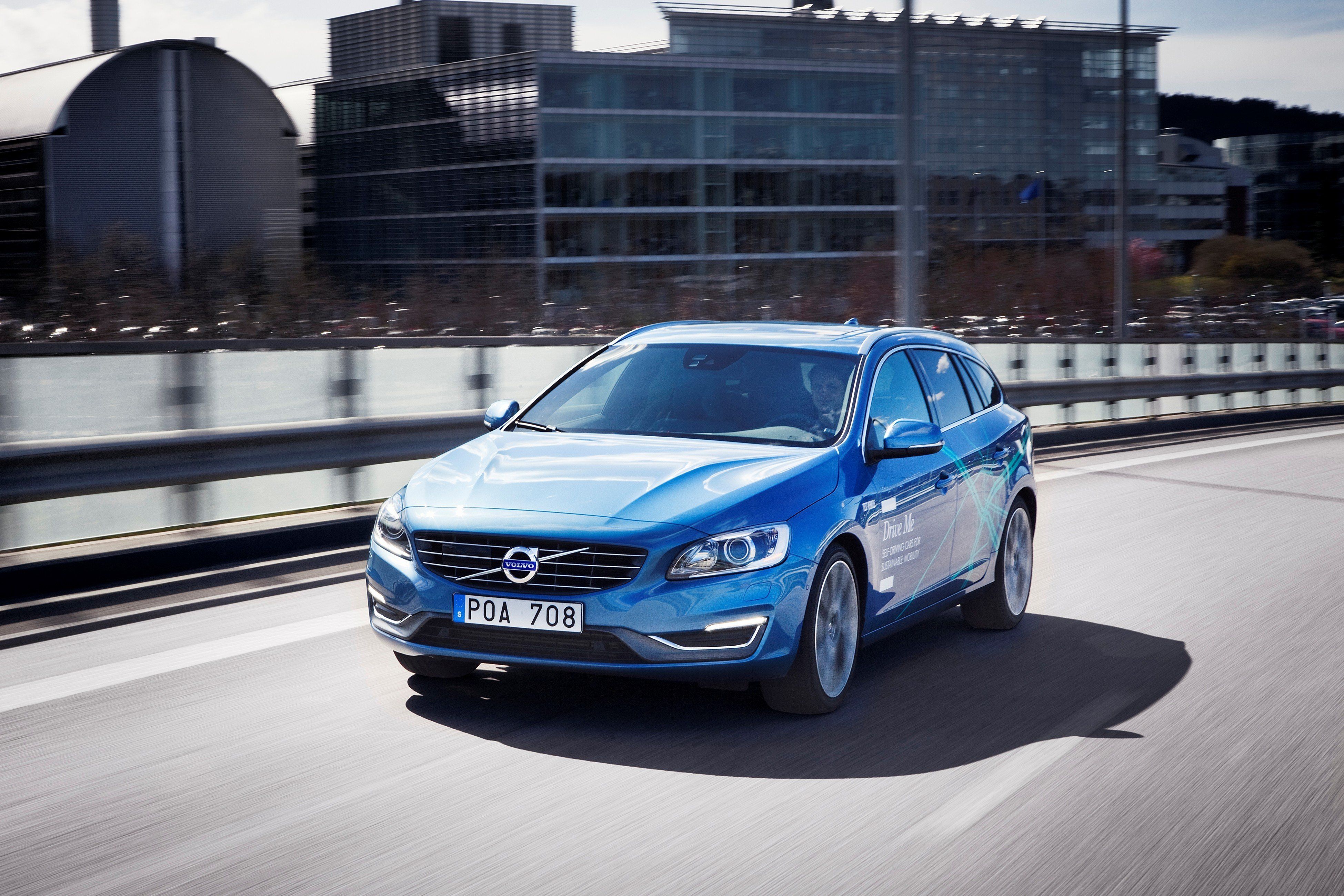 volvo-cars-and-autoliv-partner-up-for-self-driving-car-trials-that-are-set-for-2017-100507_1.jpg