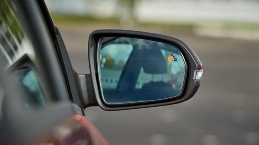 Автоконцерн АВТОВАЗ начнет оснащать модели LADA зеркалами с датчиком температуры